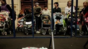 Tens Of Romanian Mothers Protest At Govt HQ Over Child Rearing Benefit Measures