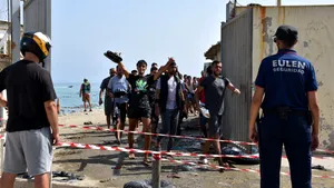 Haos în Ceuta, după ce mii de migranți n-au mai avut loc în centrul de cazare. Oficial local: „Se va prelungi la nesfârșit”