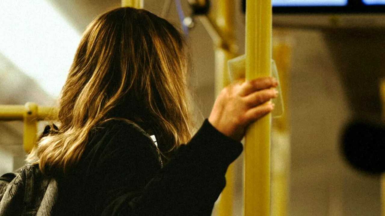 Bătrân de 91 de ani, reținut după ce ar fi agresat sexual două fete în Sectorul 6