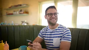 Meniul online va fi disponibil curând în România. Cum vei putea alege mâncarea sau băutura la restaurant