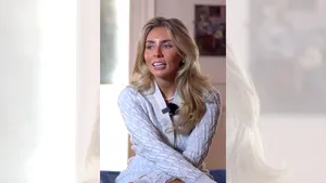Un celebru model OnlyFans a scos la licitație numele copilului său. Ea a câștigat o sumă uriașă, copilul a primit un nume bizar