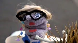 Haz de necaz. În lipsa unei dezbateri în viaţa reală, „candidaţii-şosetă” la funcţia supremă în stat s-au confruntat pe YouTube | VIDEO