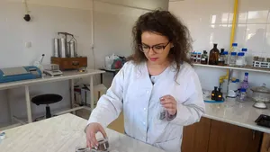 GALERIE FOTO O studentă din Cluj a INVENTAT o băutură din ghindă care poate ÎNLOCUI cafeaua şi are proprietăţi antioxidante