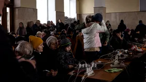 Locuitorii din Herson sunt mutaţi în zone unde problemele de încălzire sunt mai puţin grave
