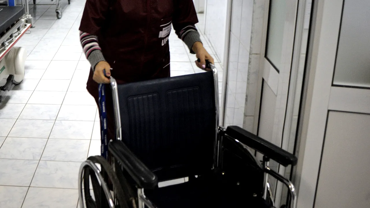 O infirmieră de la UPU Piteşti, de 42 de ani, a murit în urma unui accident vascular cerebral: „Câte vieţi pierdute, câte familii ruinate vreţi să mai aveţi pe conştiinţă?”