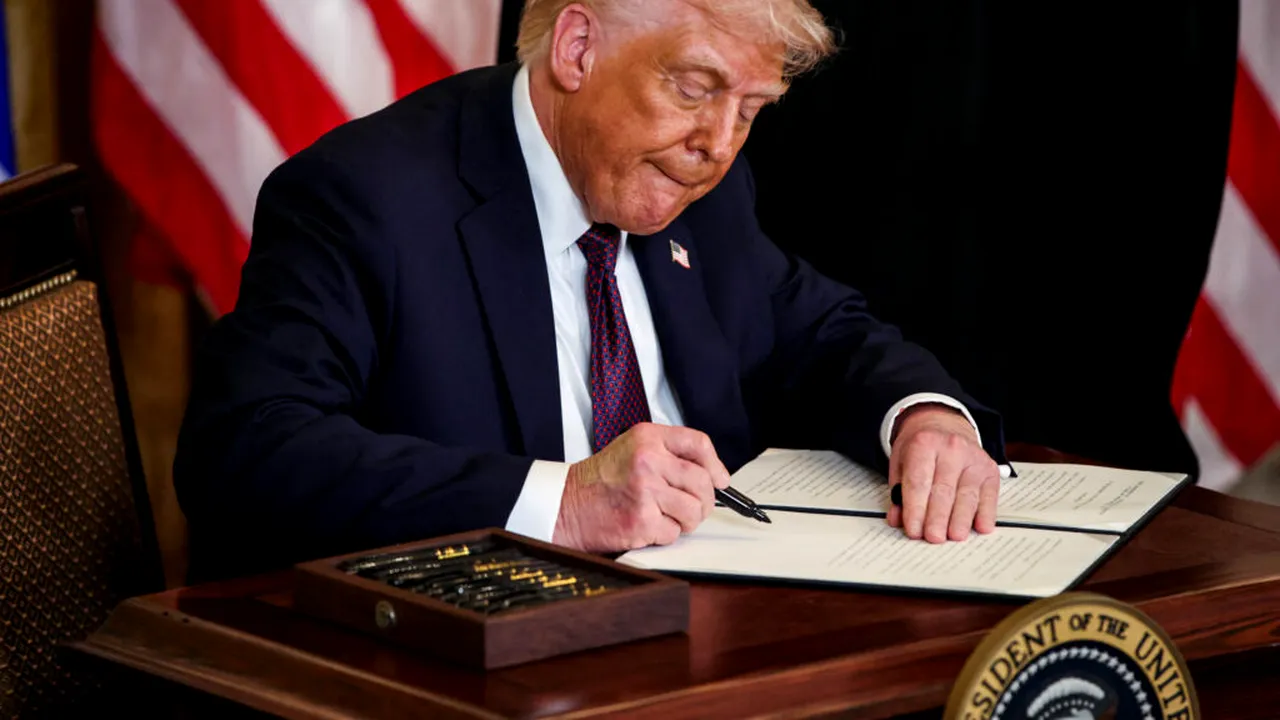 Trump anunță tarife de 25% pentru importurile de mașini și piese auto în SUA. Reacția UE