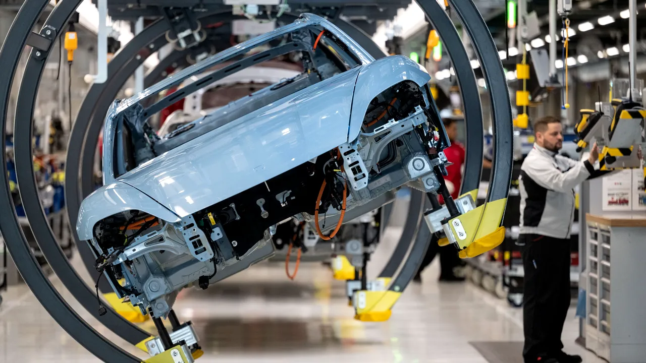Lipsa cipurilor provoacă pierderi de 100 milioane euro industriei auto