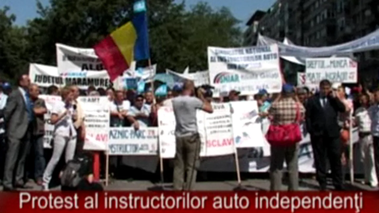 Instructorii auto independenţi au protestat în Bucureşti