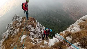 Salvamontiştii intervin pentru salvarea a opt turişti pe Umerii Pietrei Craiului