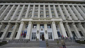 Senatul a adoptat iniţiativa prin care MApN va administra companiile din industria de apărare