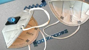 Masca dotată cu senzori speciali care poate detecta virusul SARS-CoV-2 şi alţi agenţi patogeni în 90 de minute