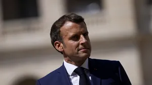 Emmanuel Macron merge în Germania, în contextul negocierilor SUA-Rusia şi consolidării autonomiei UE 