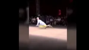 TRAGEDIE la Săptămâna modei de la Sao Paulo: Un manechin a murit după ce a căzut pe podium | VIDEO