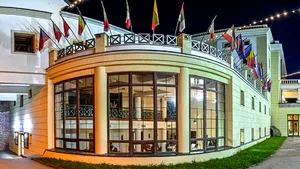 Flori în schimbul biletelor la Filarmonica Sibiu. Ce plante pot aduce iubitorii de cultură pentru a intra la spectacole