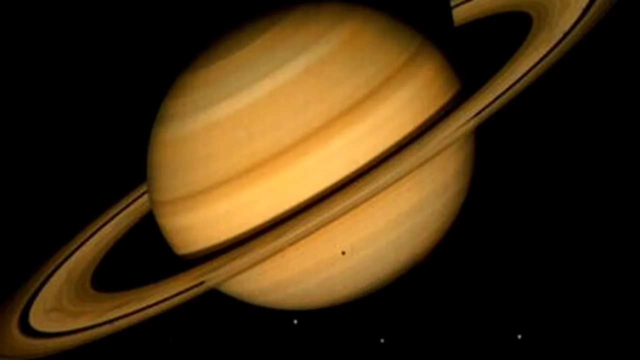 Inelele planetei Saturn ar putea fi mai vechi decât s-a crezut iniţial