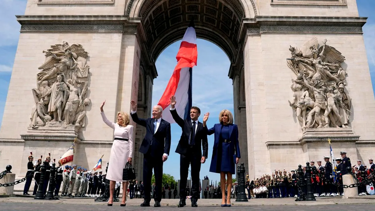 Biden, primit de Macron cu o ceremonie la Arcul de Triumf