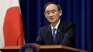 Prim-ministrul nipon Yoshihide Suga, răpus de Covid şi de Olimpiadă