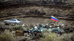 Rusia a detaşat efective de menţinere a păcii în oraşul Stepanakert din Nagorno-Karabah