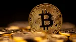 Prăbuşire pe piaţa cripto. Aproape un trilion de dolari s-a evaporat peste noapte. Investitorii sunt nemultumiţi de politicile lui Trump