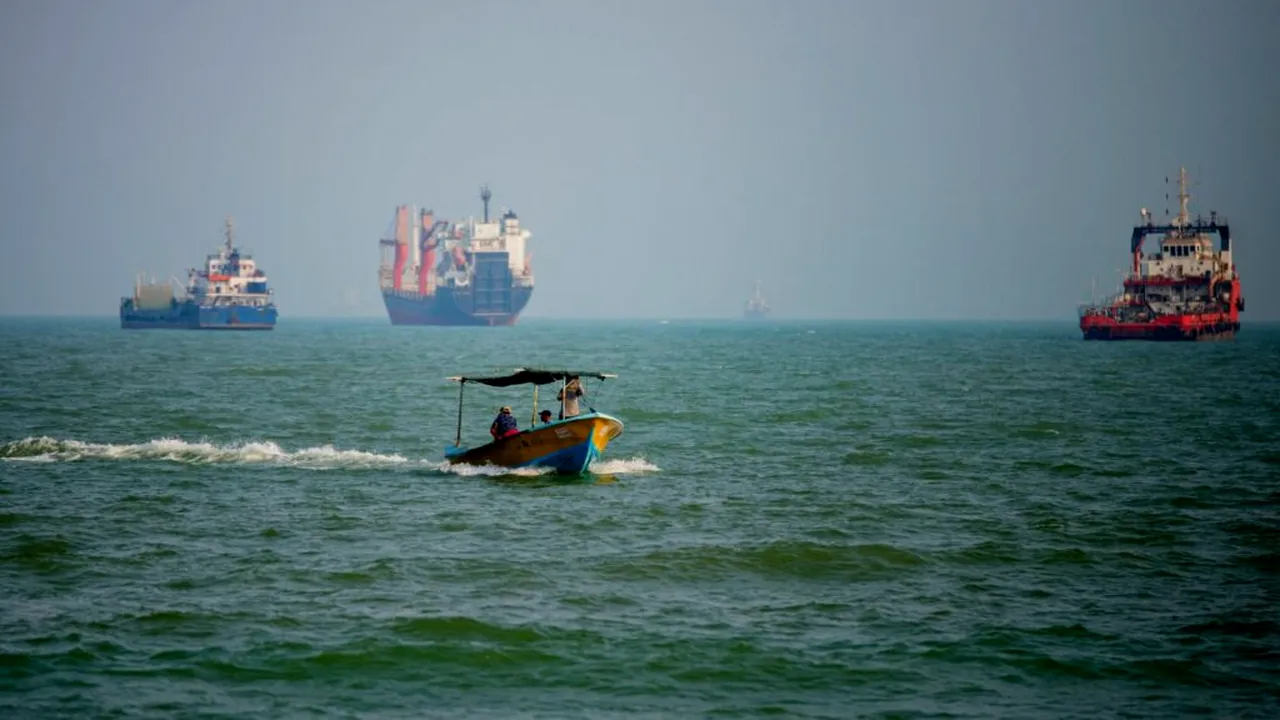 Trei petroliere, atacate în Strâmtoarea Ormuz. Emiratele acuză Iranul de „piraterie”
