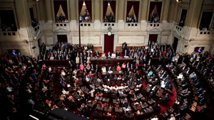 Fostul preşedinte din Argentina este acuzat că a spionat peste 400 de jurnalişti
