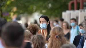 Clotilde Armand vs. elevii din Sectorul 1: Consiliul Local vrea burse de merit cu 250 de lei mai mici. Poziţia Consiliului Municipal al Elevilor