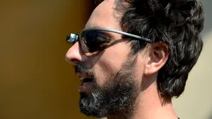 Congresmenii întreabă Google cum va proteja intimitatea celor priviţi prin ochelarii computerizaţi