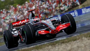 Alonso îşi va respecta contractul cu McLaren-Mercedes