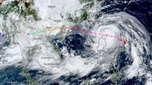 Super-taifunul Ragasa ajunge în China: Școli închise și zboruri anulate din cauza celei mai puternice furtuni din ultimii ani