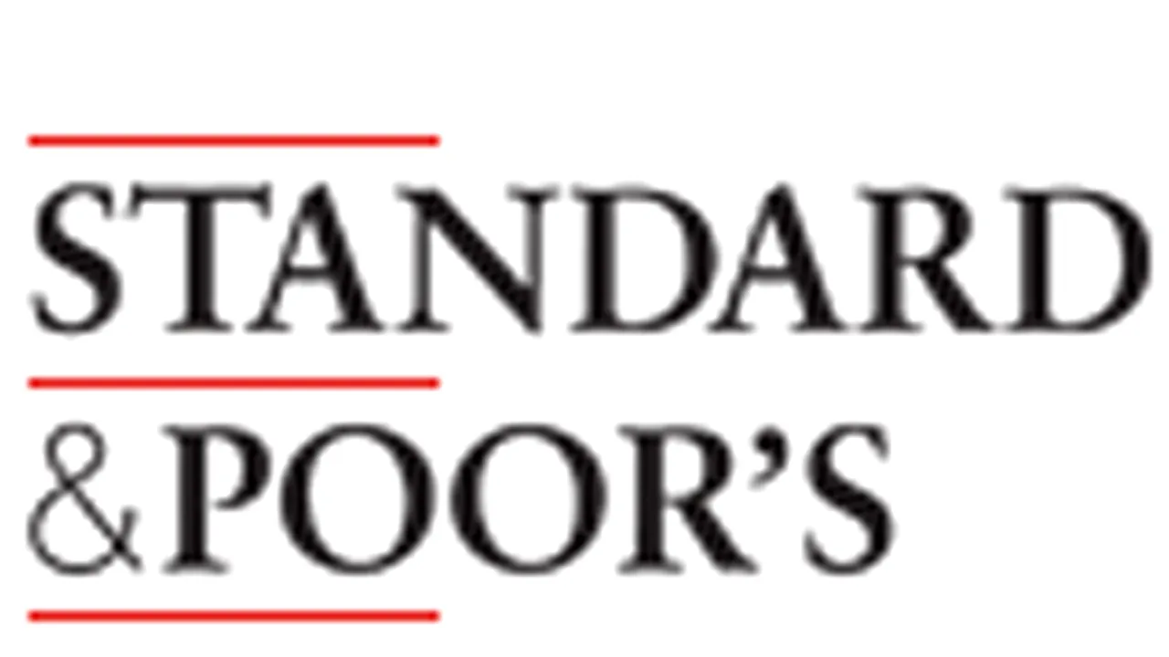 S&P ar putea retrograda România dacă situaţia politică duce la neîndeplinirea programului cu FMI