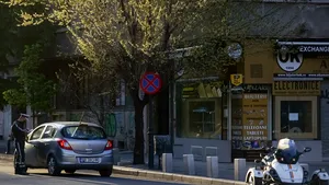 Orban anunţă că nu toate activităţile economice vor fi redeschise după reducerea numărului de îmbolnăviri 