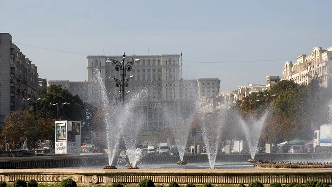 Măsuri anticaniculă. Apa Nova oferă sprijin autorităţilor şi bucureştenilor prin amânarea lucrărilor de mentenanţă, funcţionarea celor 59 de cişmele şi livrarea de apă prin minicisterne