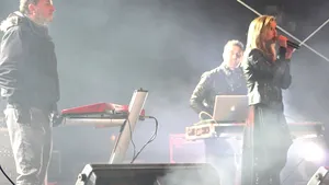 Adela Popescu a intrat în 2012 în concert cu DJ Project - GALERIE FOTO