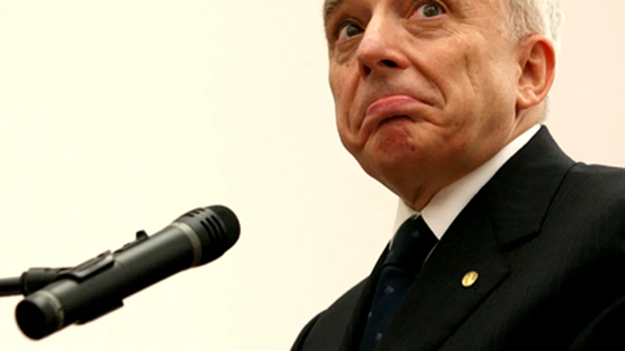 Candidaţii pentru BNR au aşteptat 2 ore la Cameră, în timp ce parlamentarii se certau