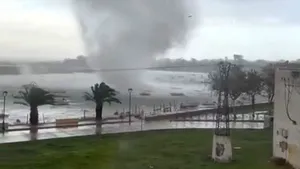 „Kristin” a ajuns în Spania: rafale de peste 120 km/h, aeroporturi, drumuri și trenuri blocate