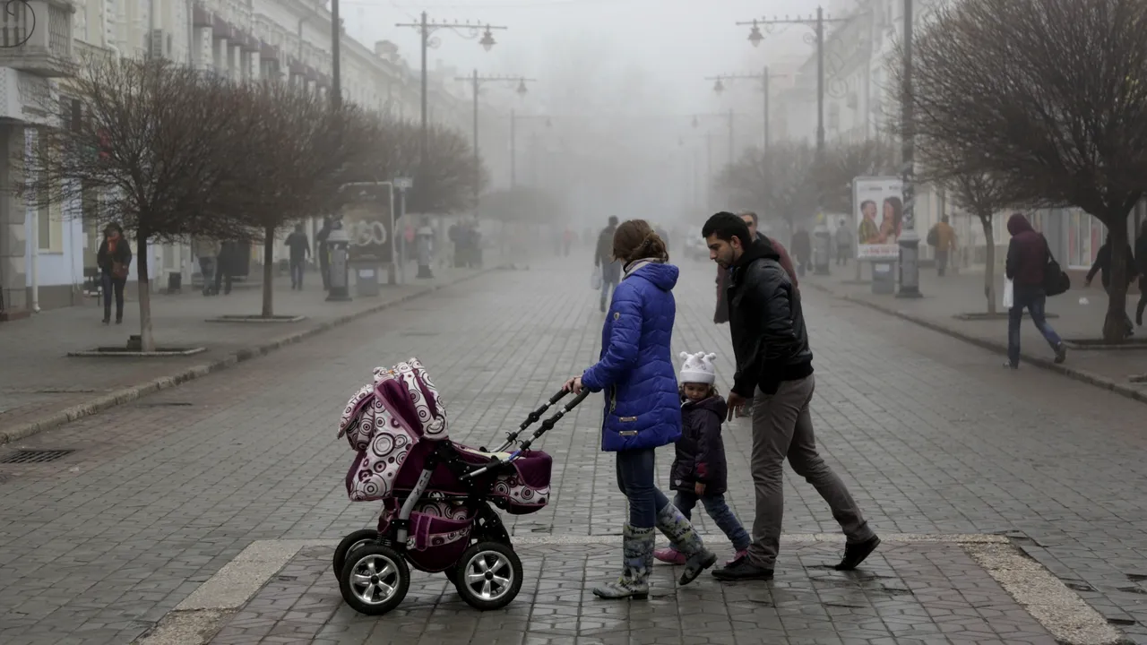 Cod galben de ceaţă în şase judeţe din ţară. Trafic feroviar întrerupt din cauza unui accident