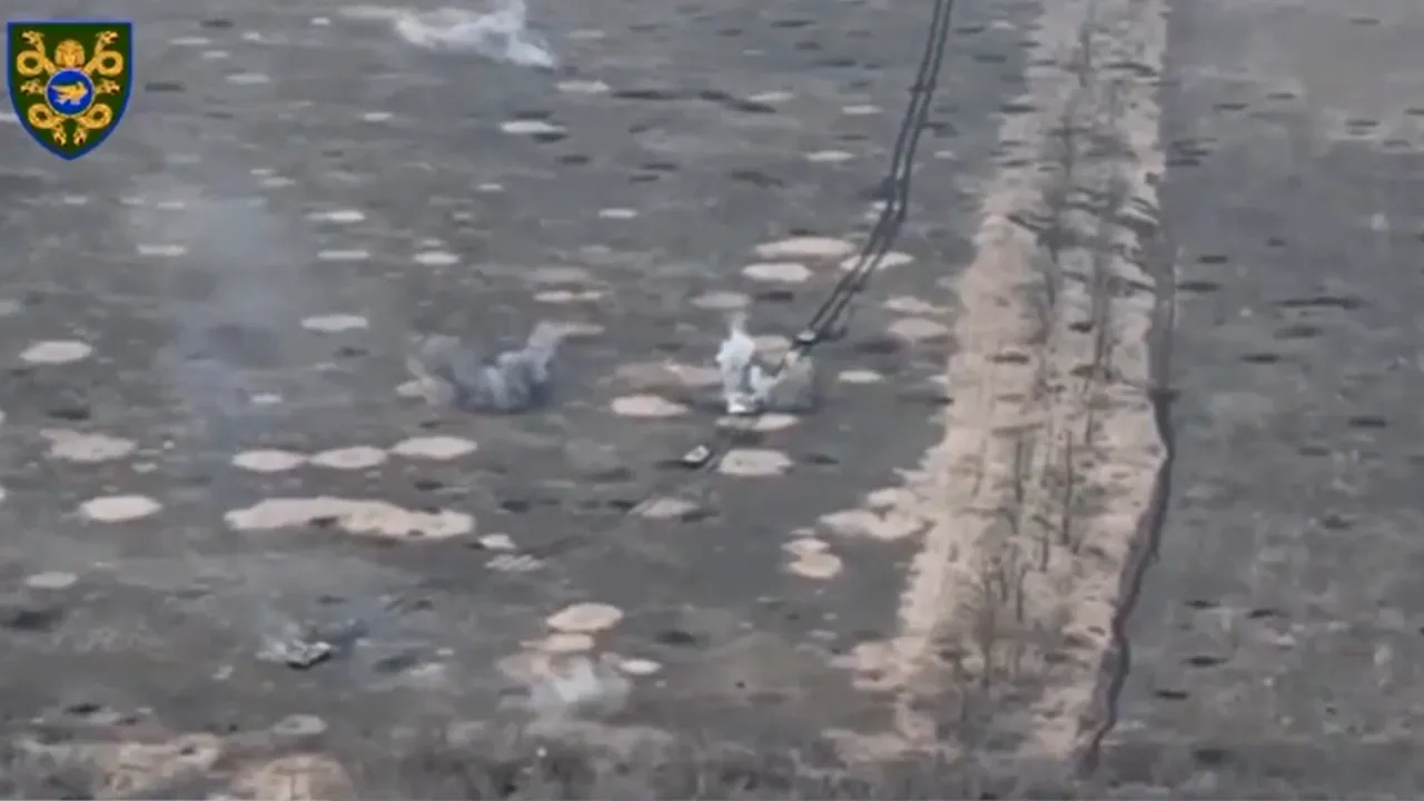 Două tancuri ucrainene T-64BV se luptă în câmp deschis cu 4 BMP-uri ruseşti