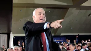 John McCain are un nou avion de campanie