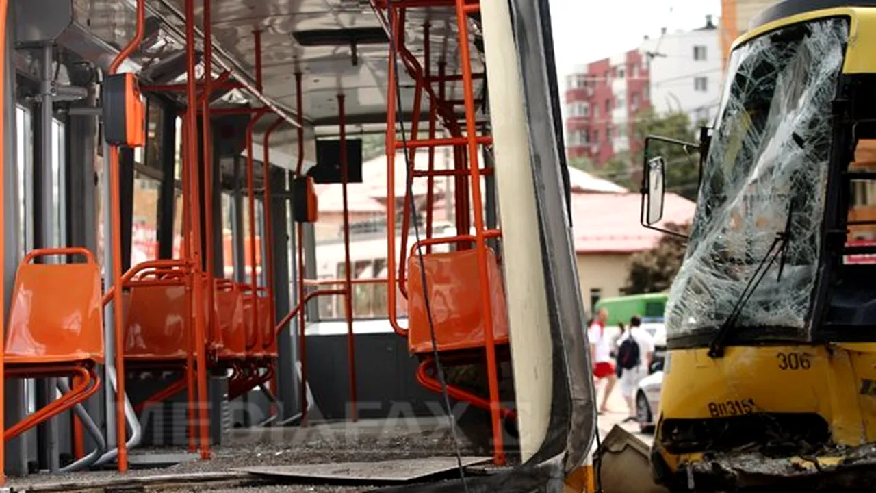 Accidentul de tramvai din Rahova în imagini - GALERIE FOTO