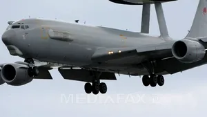 Avioane militare NATO vor survola România pentru operaţiuni de recunoaştere. Ce dotări au aeronavele AWACS - FOTO