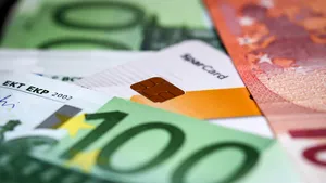 Un tânăr din Iaşi a mai rămas cu doar 200 de lei în conturi după 8 ani de muncă. Iubita i-a cheltuit 70.000 de euro: cum a reacţionat bărbatul