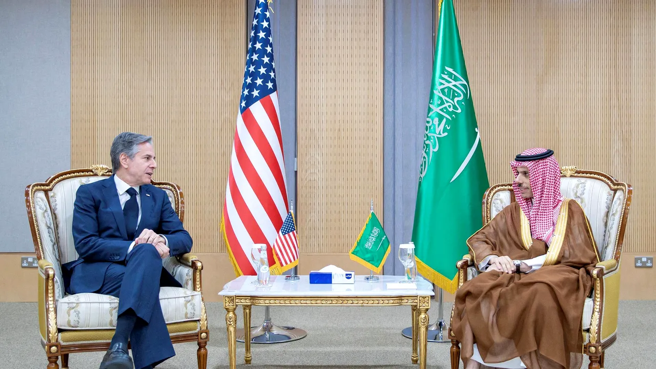 Arabia Saudită vrea cooperare cu SUA în dezvoltarea programului nuclear, dar are şi alte oferte