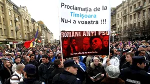 Timişoara: Jandarmii au folosit spray lacrimogen pentru a calma manifestanţii anti-PSD