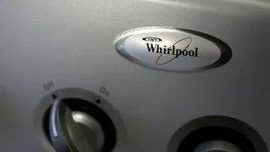 Whirlpool închide o fabrică din SUA şi concediază 1.100 de angajaţi