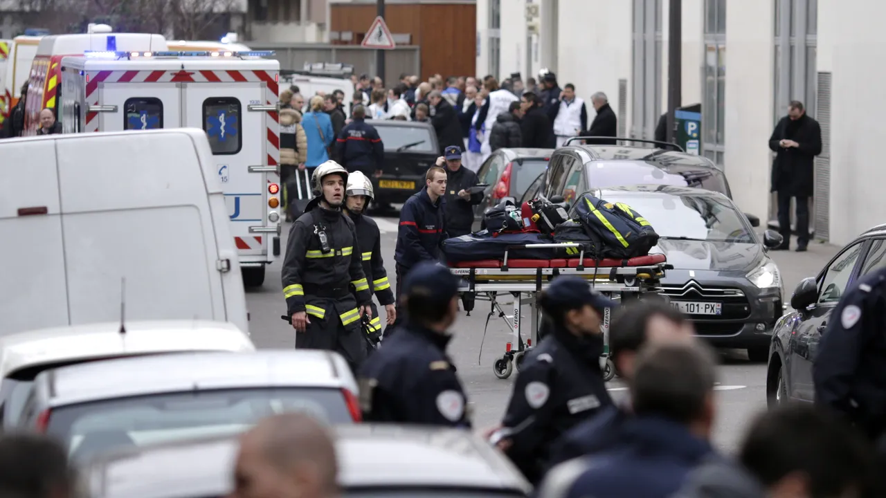 141 de persoane, reţinute în urma protestelor din Paris, de după alegerile prezidenţiale din Franţa