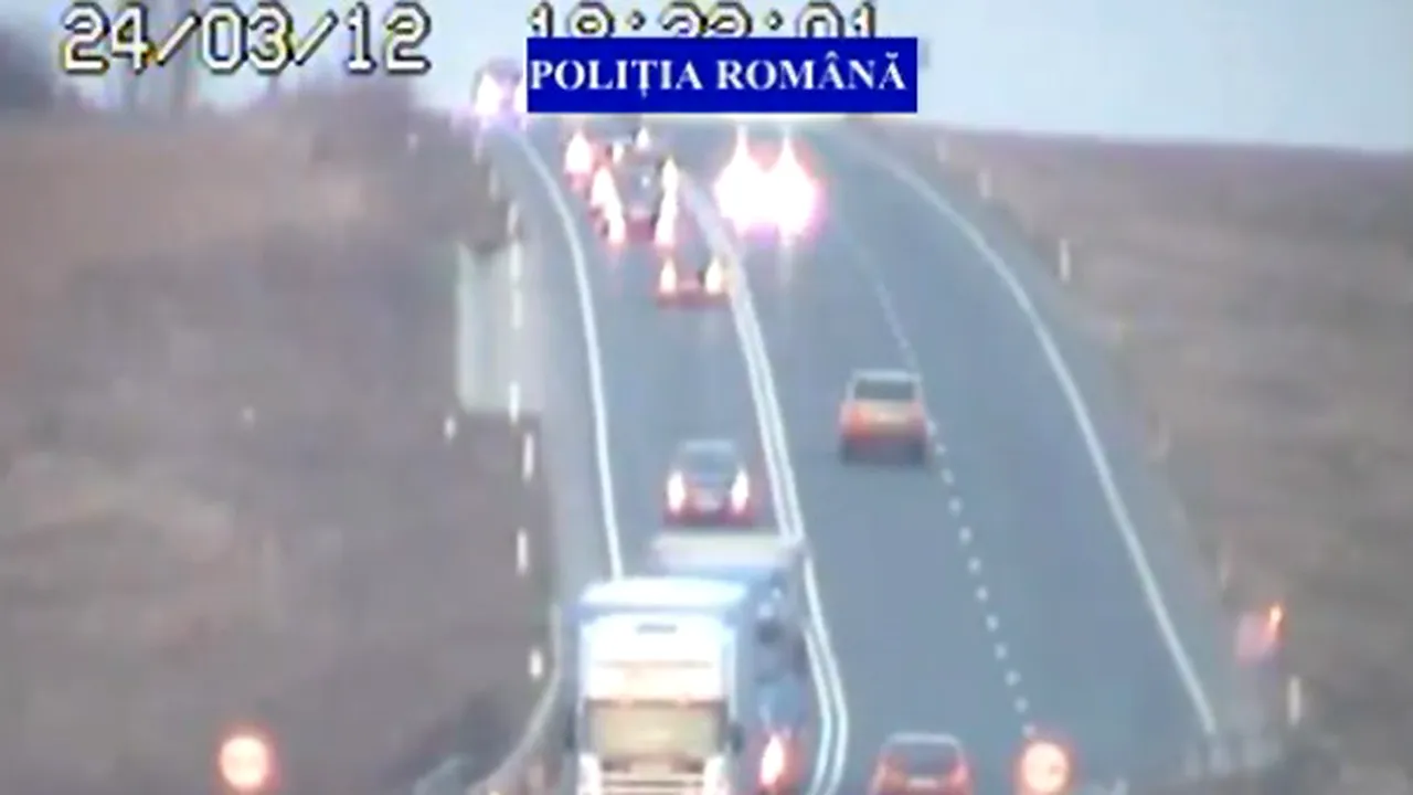 Şoferul prefectului de Timiş a depăşit pe linia continuă şi nu a oprit la semnalele poliţiştilor - VIDEO