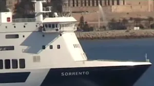 Un feribot a luat foc în largul Spaniei. Cele 170 de persoane aflate la bord au fost salvate - FOTO