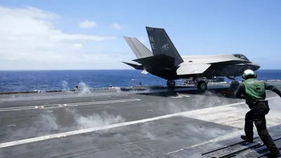 EXTERNE Un avion F-35 s-a prăbușit lângă baza „Top Gun” în California. Pilotul s-a catapultat