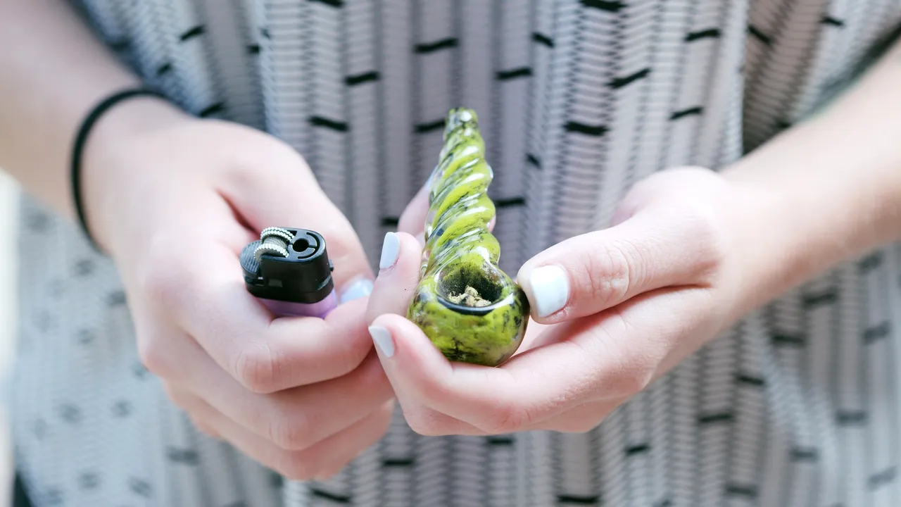 ANA: Vârsta de debut în consumul de droguri în România este de 10-11 ani. Cannabisul, pe primul loc