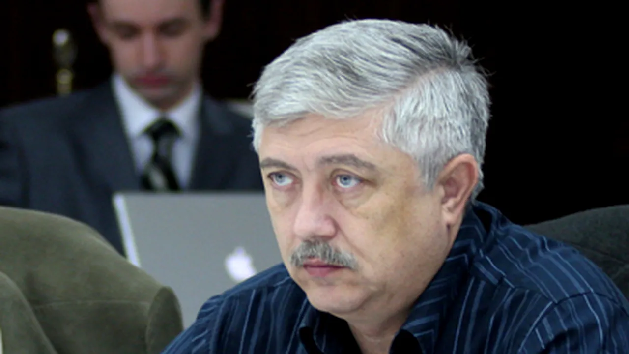 Croitoru cere procurorului general să verifice legalitatea ordinelor ministrului Educaţiei